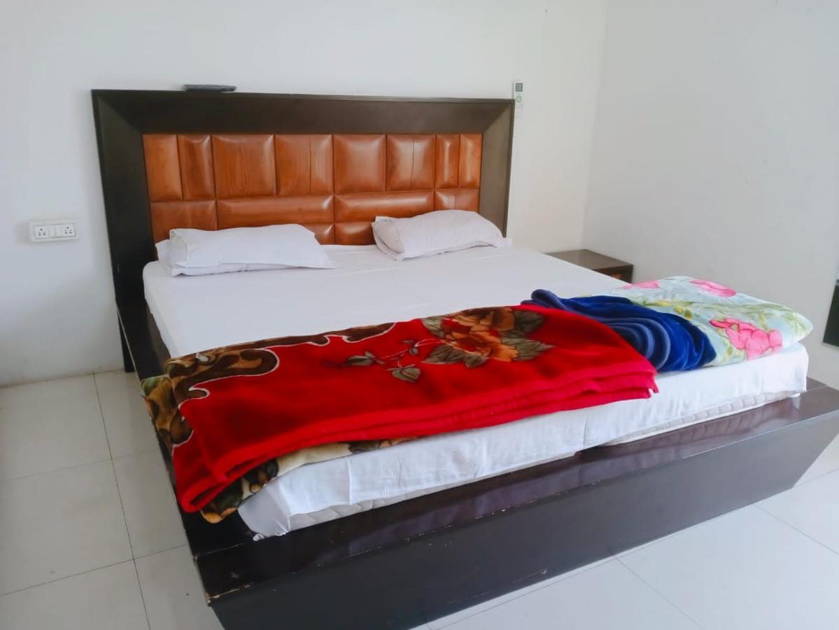 Homestay Ac Dormitory Нью-Делі Екстер'єр фото