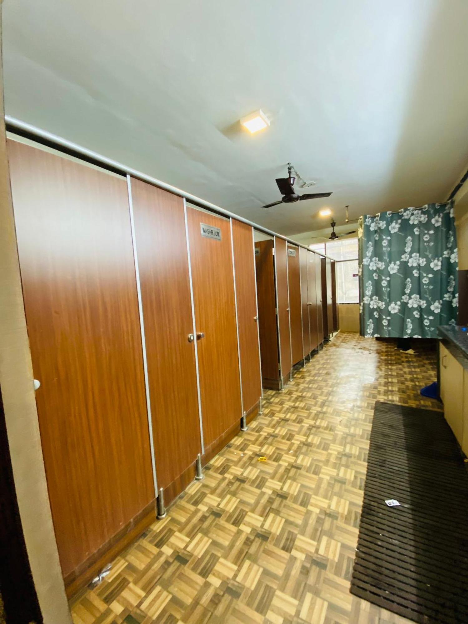 Homestay Ac Dormitory Нью-Делі Екстер'єр фото