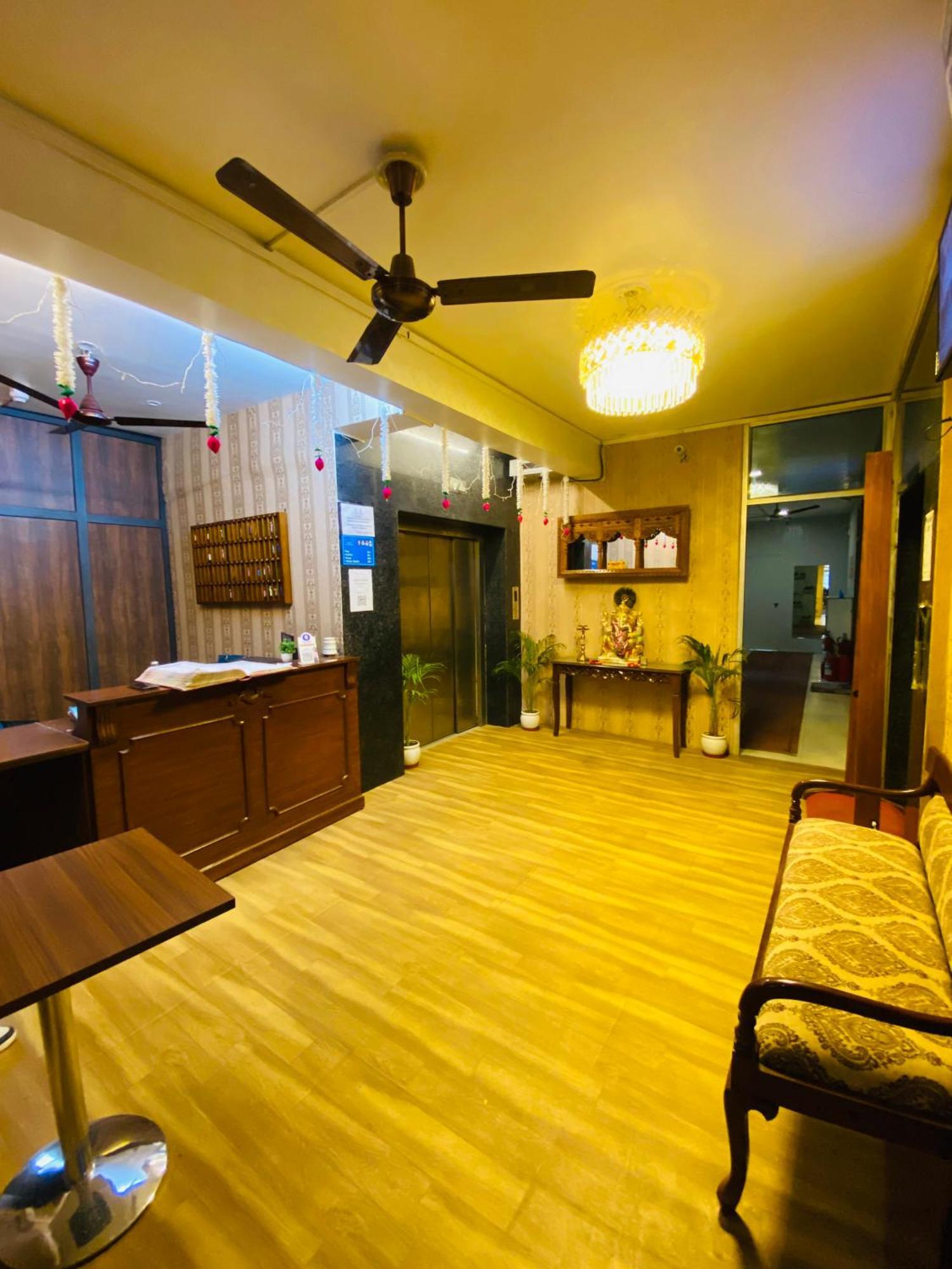 Homestay Ac Dormitory Нью-Делі Екстер'єр фото