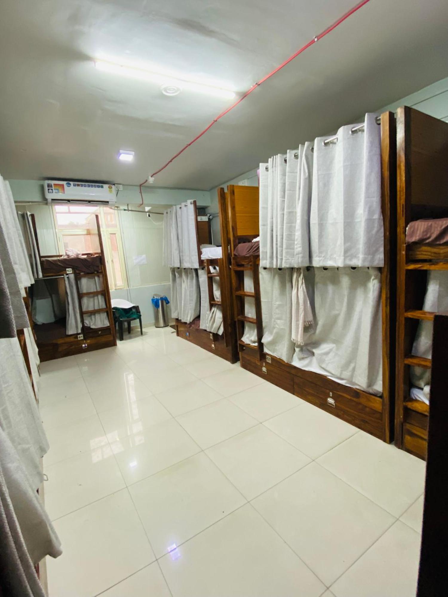 Homestay Ac Dormitory Нью-Делі Екстер'єр фото