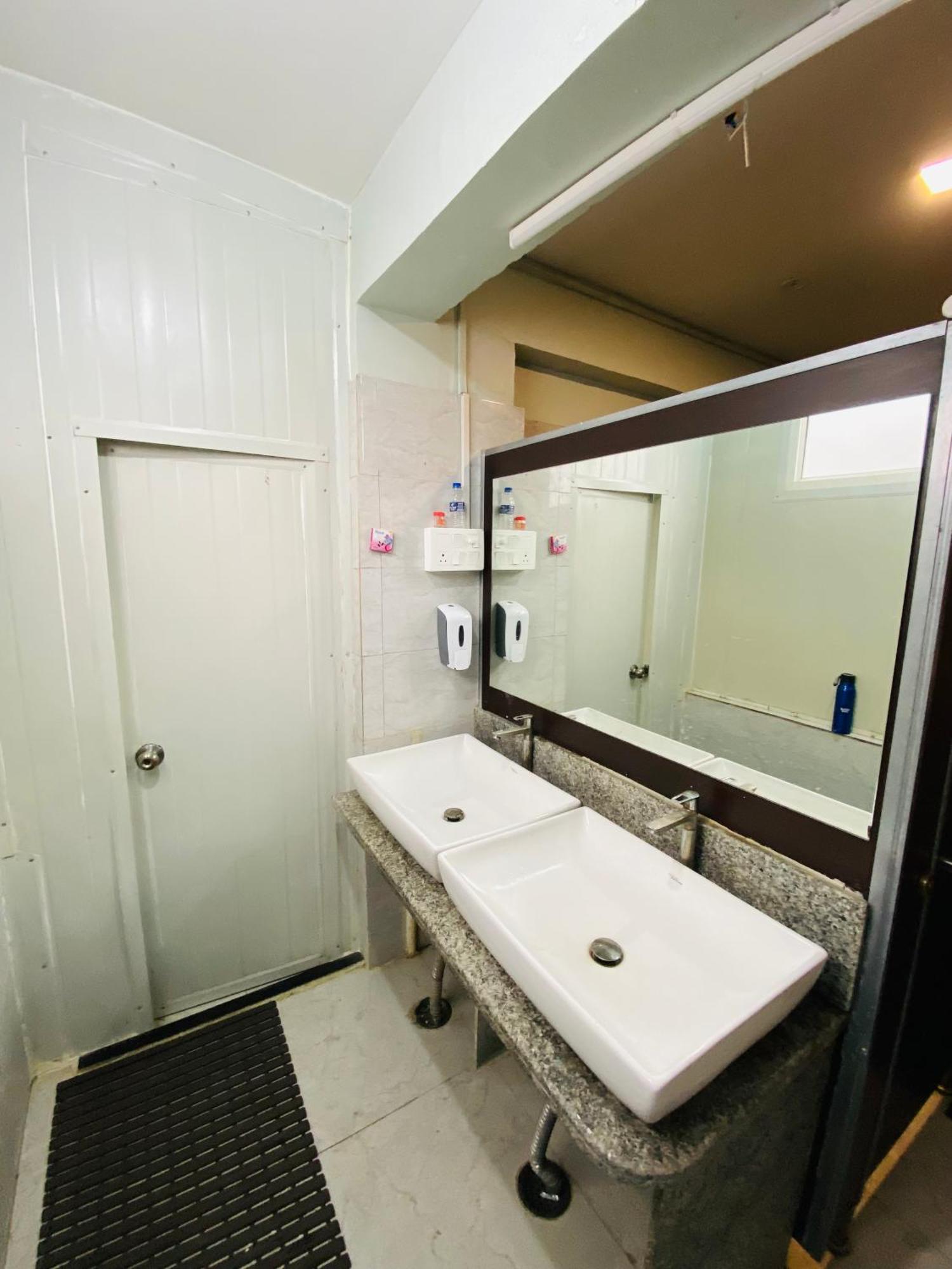 Homestay Ac Dormitory Нью-Делі Екстер'єр фото