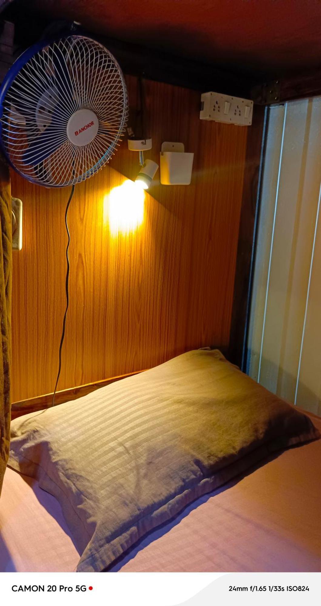 Homestay Ac Dormitory Нью-Делі Екстер'єр фото