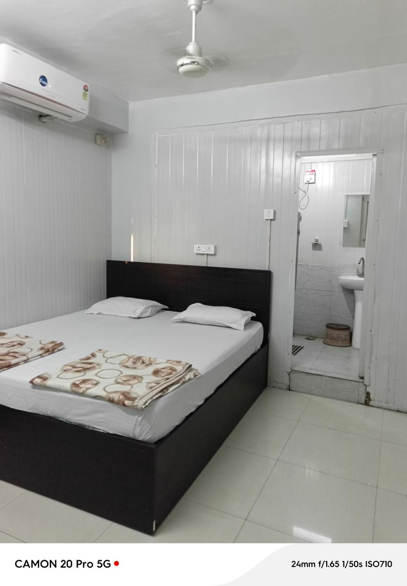 Homestay Ac Dormitory Нью-Делі Екстер'єр фото