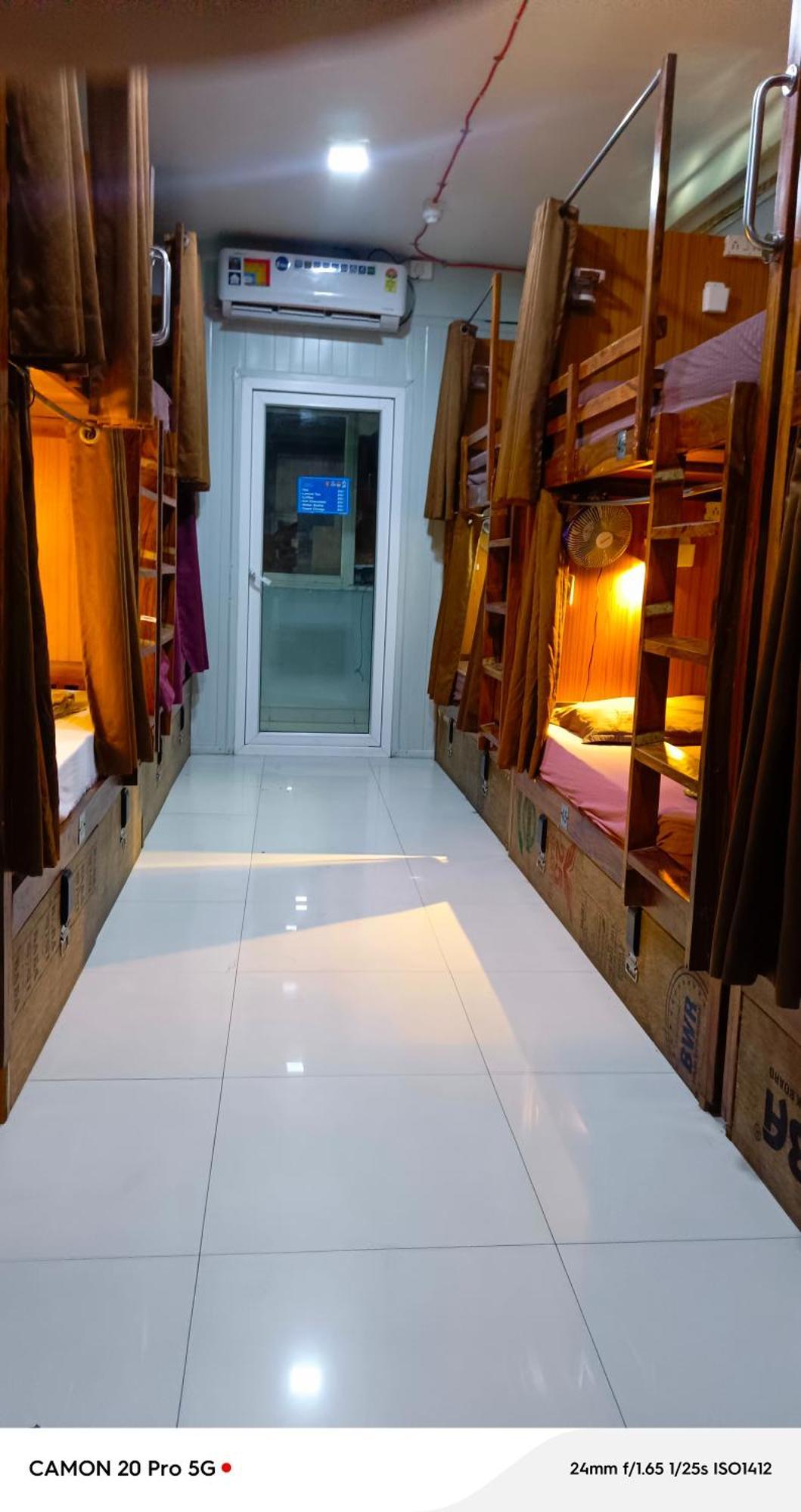 Homestay Ac Dormitory Нью-Делі Екстер'єр фото