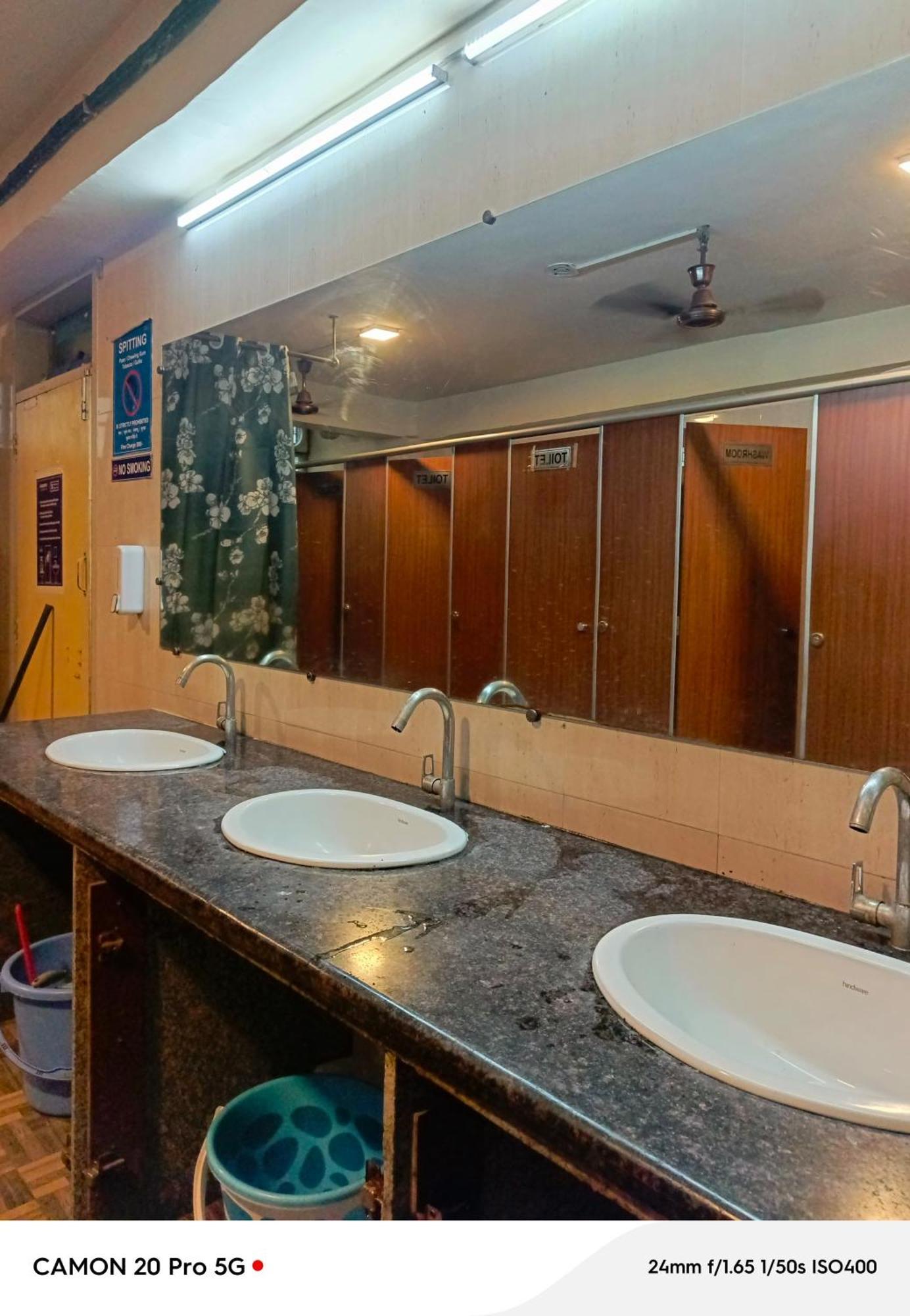 Homestay Ac Dormitory Нью-Делі Екстер'єр фото